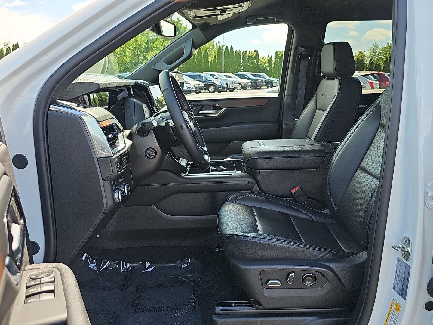 Used 2025 GMC Yukon Denali AWD/4WD image 11