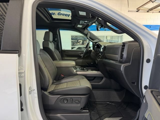 Used 2024 Chevrolet Silverado 2500 ZR2 w/ Technology Package AWD/4WD image 16
