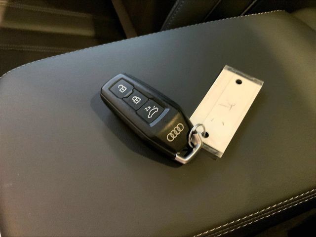Certified 2025 Audi Q5 Premium w/ Convenience Package AWD/4WD image 20