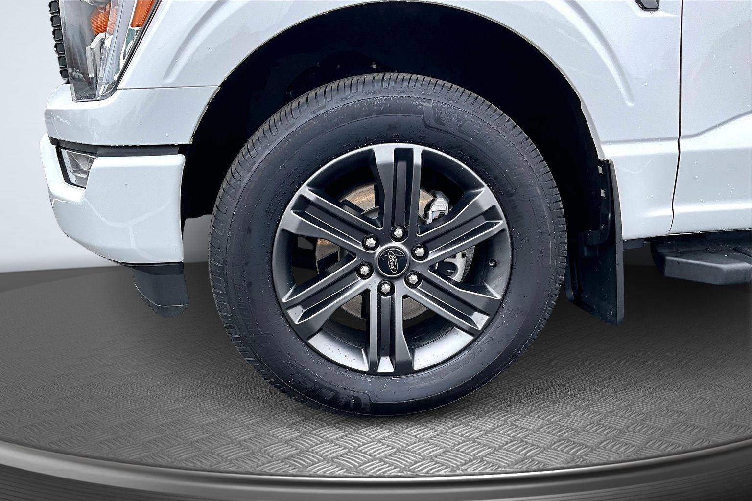 Used 2022 Ford F150 Lariat w/ Max Trailer Tow Package AWD/4WD image 9