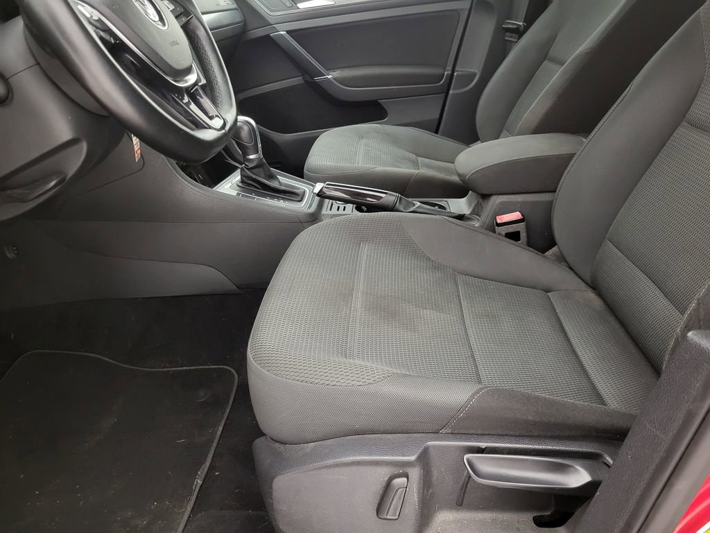 Used 2018 Volkswagen Golf S FWD image 21