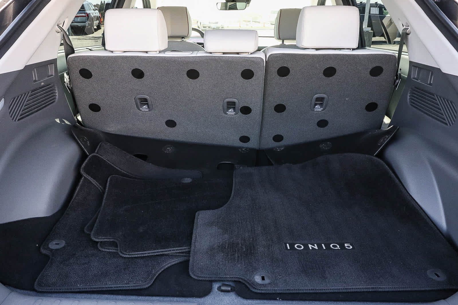 Used 2023 Hyundai Ioniq 5 Limited w/ Cargo Package RWD image 16
