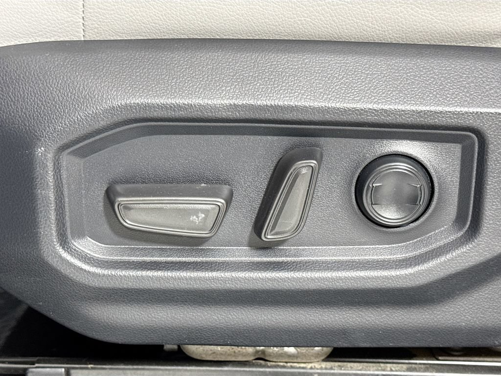 Used 2024 Toyota Tundra SR5 w/ SR5 Premium Package AWD/4WD image 19