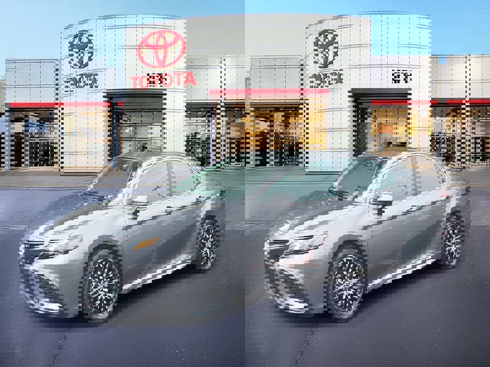 Used 2023 Toyota Camry SE video 1