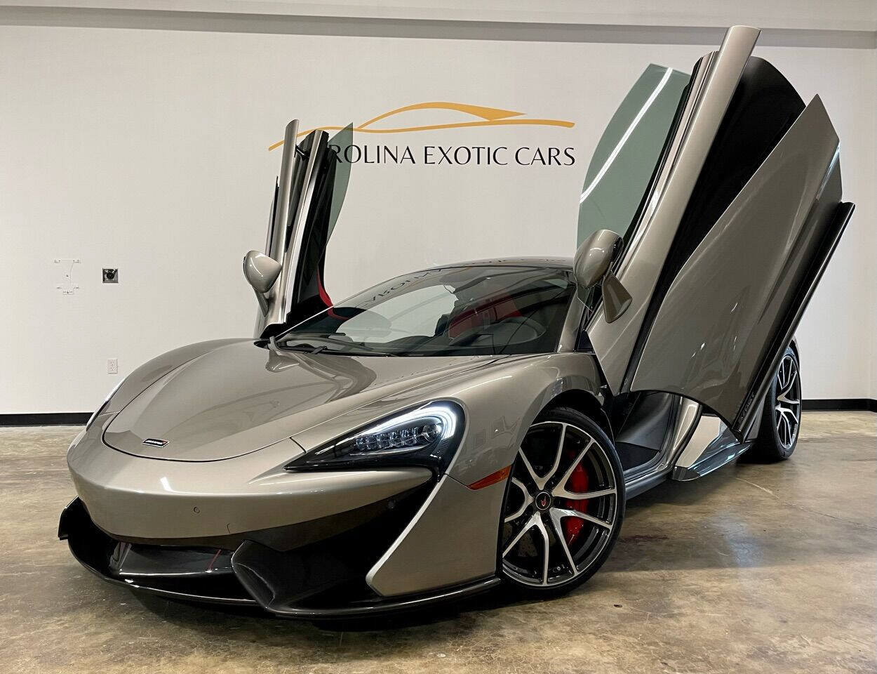 Used 2017 McLaren 570S RWD image 29