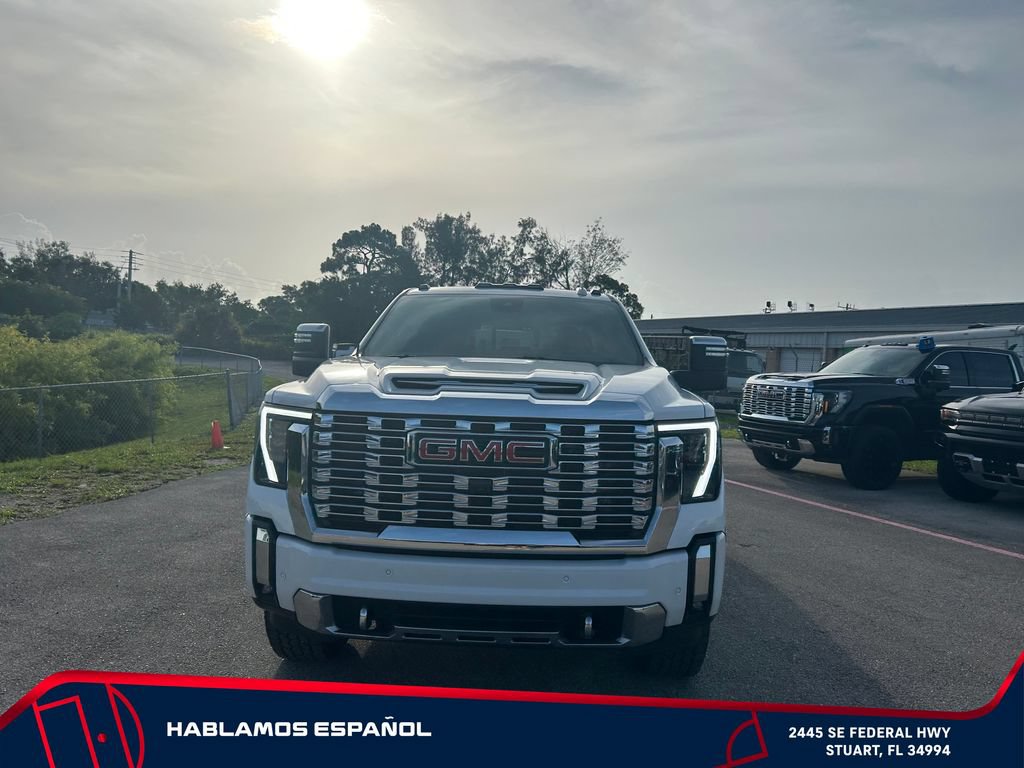Used 2024 GMC Sierra 2500 Denali w/ Denali Reserve Package AWD/4WD image 2