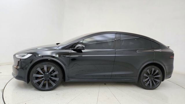 Used 2022 Tesla Model X image 3