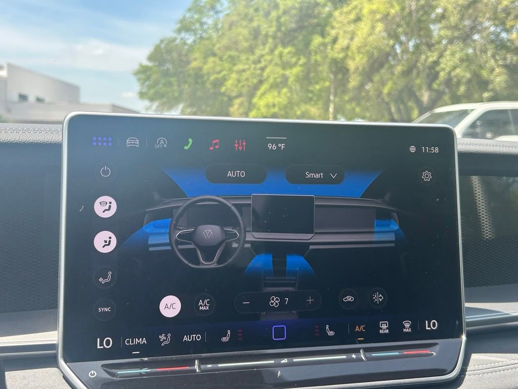New 2026 Volkswagen Tiguan SE R-Line FWD image 15