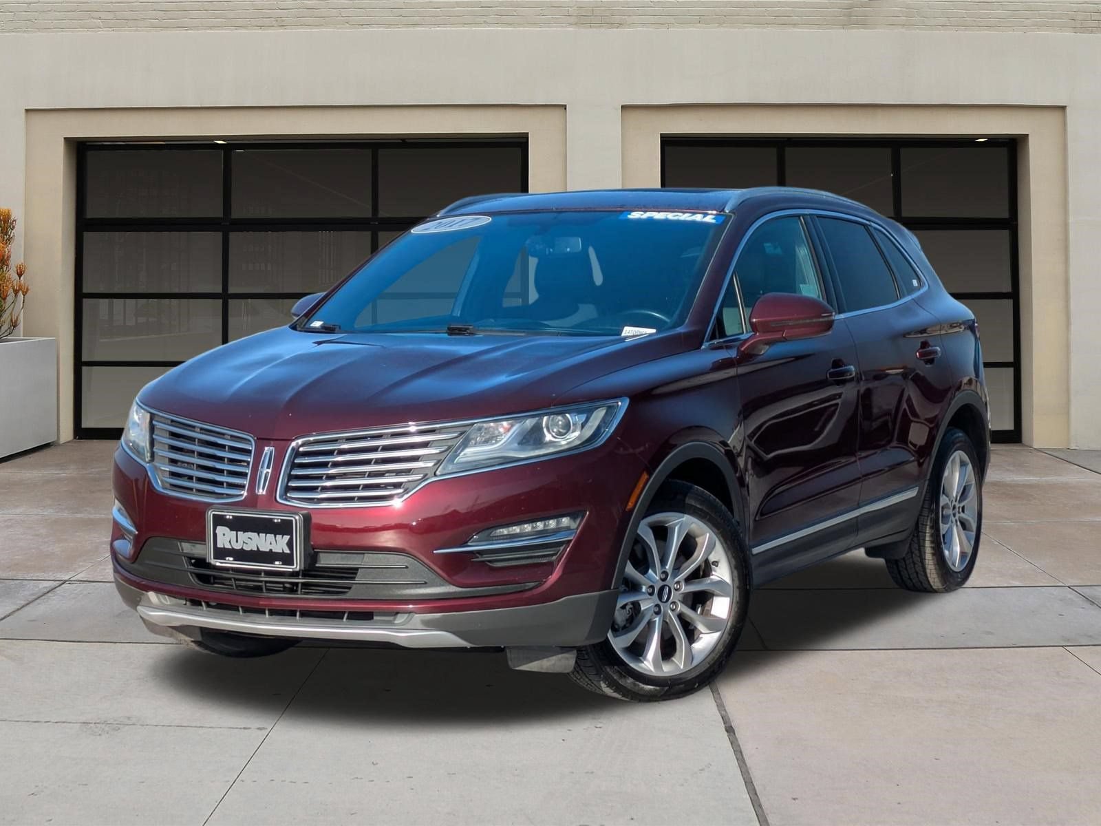 Used 2017 Lincoln MKC Select w/ Select Plus Package FWD image 3