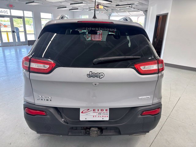 Used 2016 Jeep Cherokee Latitude w/ Cold Weather Group AWD/4WD image 8