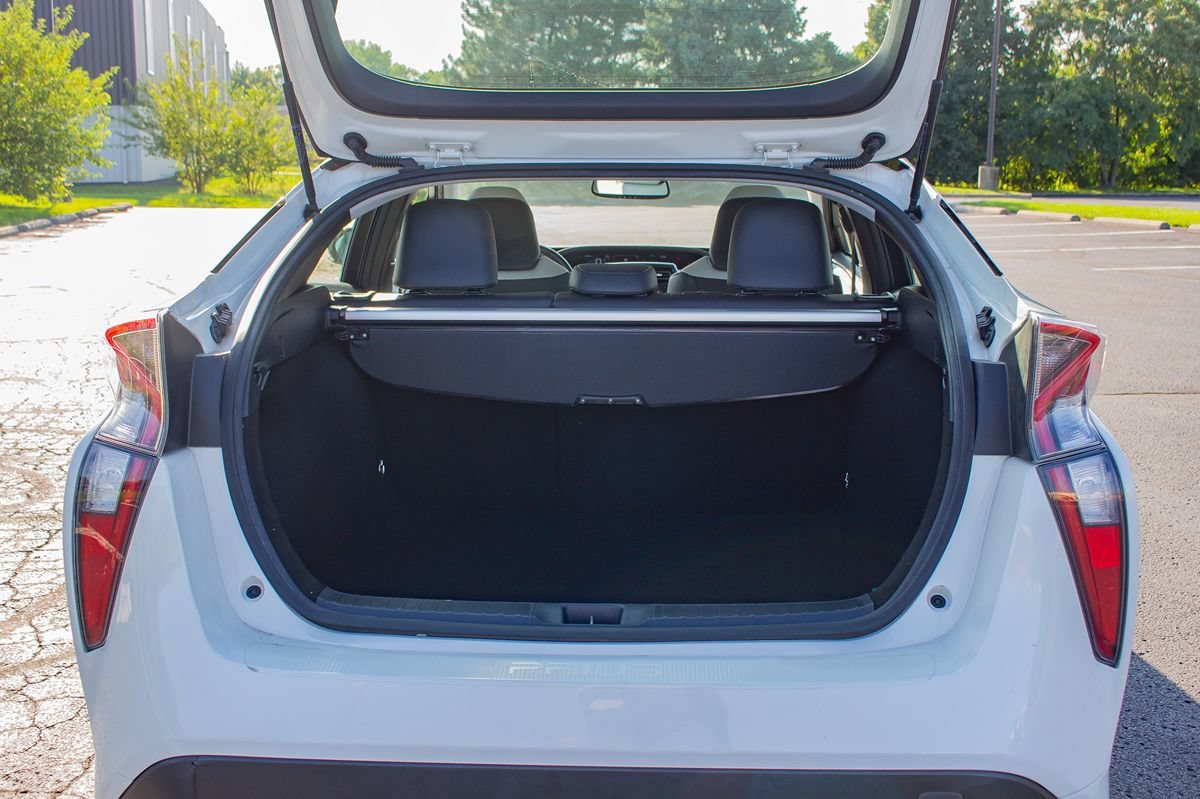 Used 2016 Toyota Prius Four FWD image 16