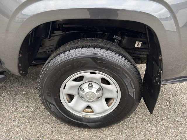 Used 2017 Toyota Tacoma SR w/ Tow Package AWD/4WD image 21