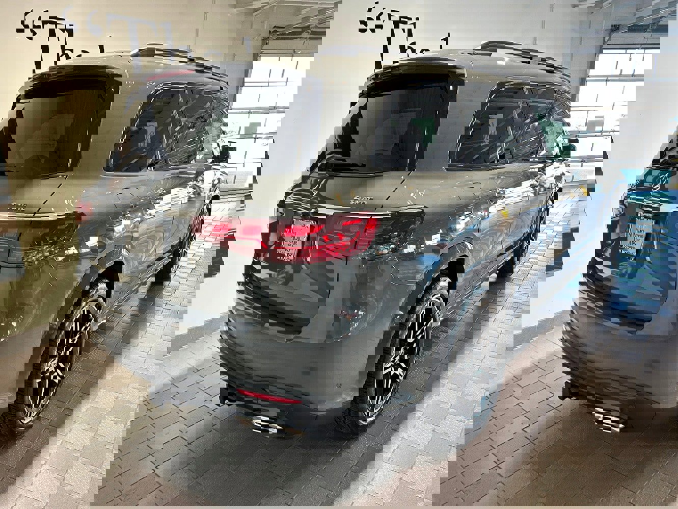 New 2026 Mercedes-Benz GLS 450 4MATIC image 4