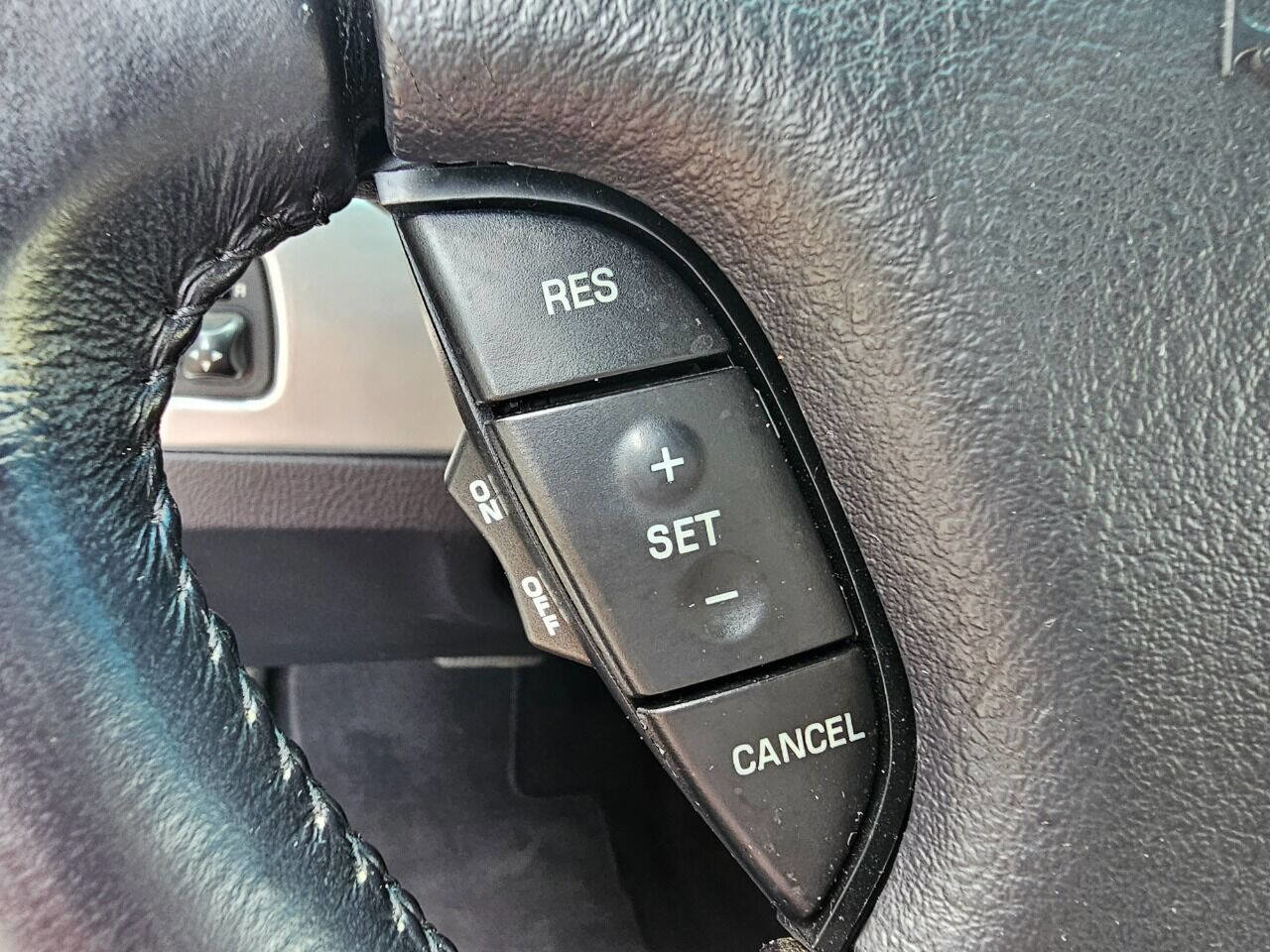 Used 2003 Ford Thunderbird image 17