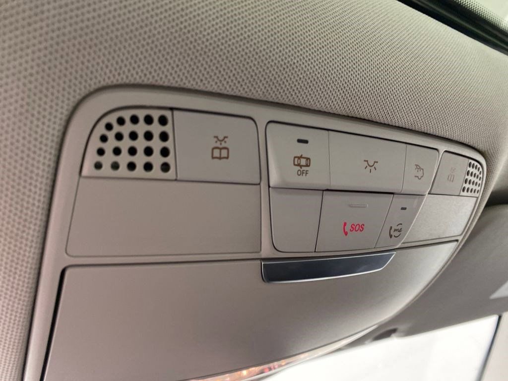 Used 2019 Mercedes-Benz C 300 Sedan image 23