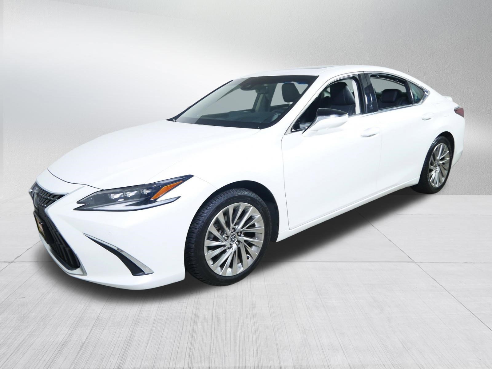 Used 2023 Lexus ES 350 Ultra Luxury w/ Accessory Package (Z1) image 3