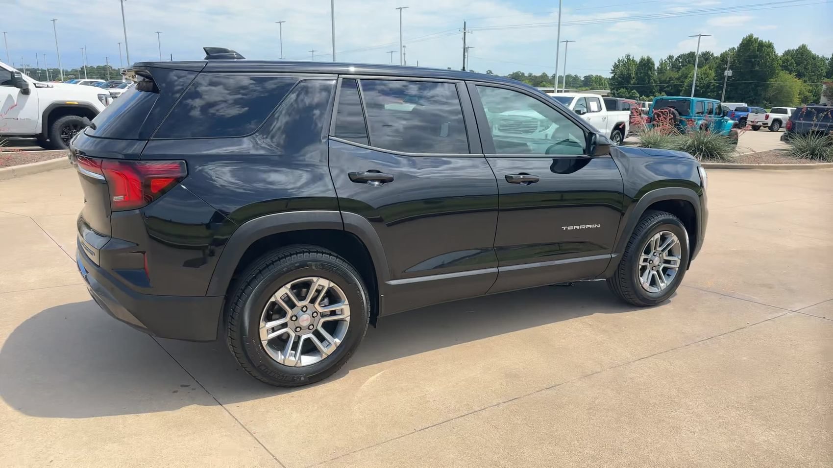 Used 2026 GMC Terrain Elevation FWD image 9