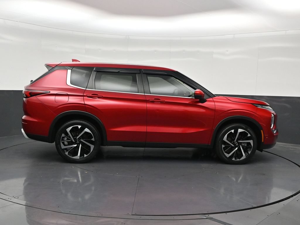 Used 2023 Mitsubishi Outlander SE FWD image 6