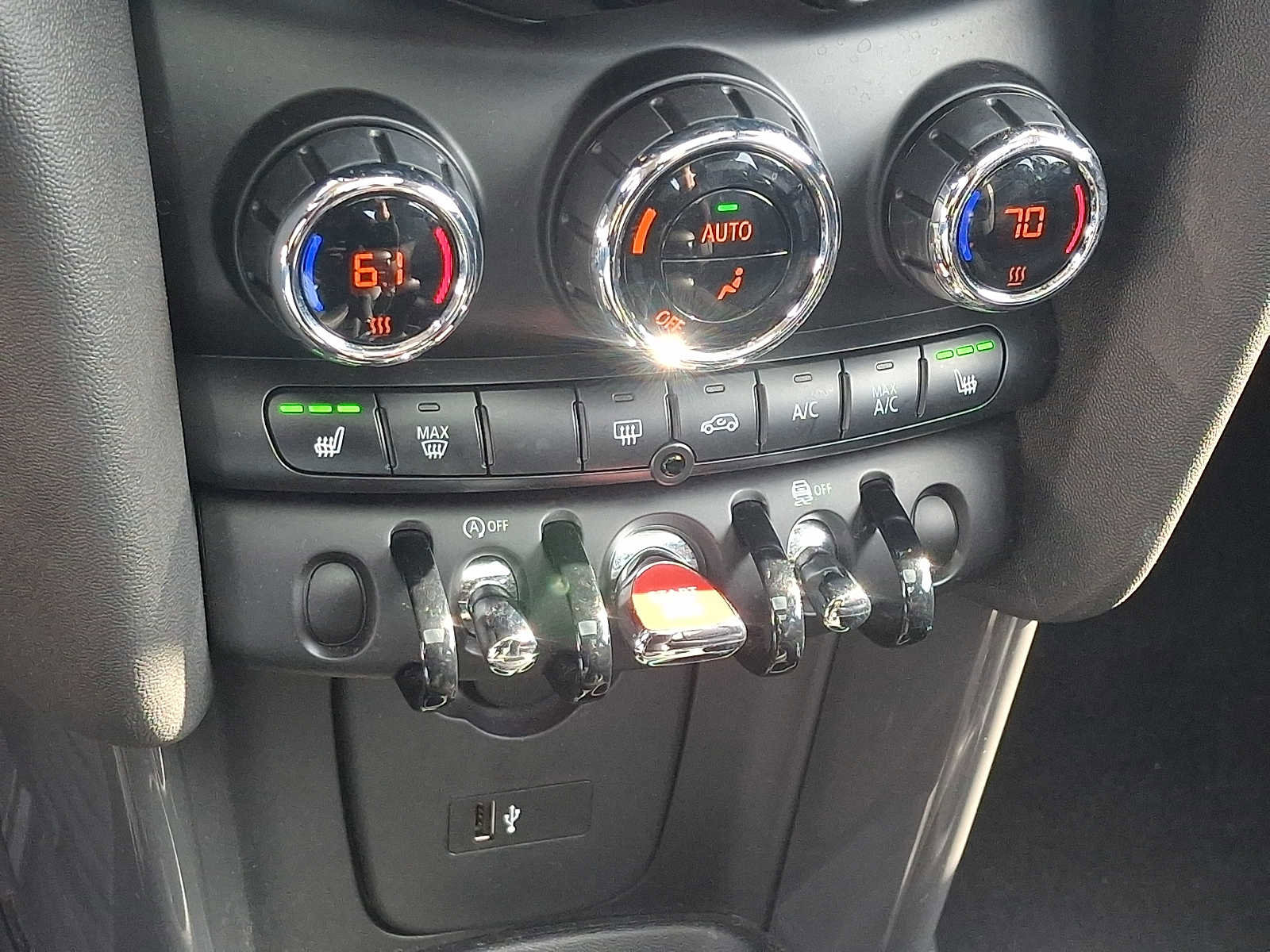 Used 2020 MINI Cooper 2-Door Hardtop w/ Storage Package FWD image 17