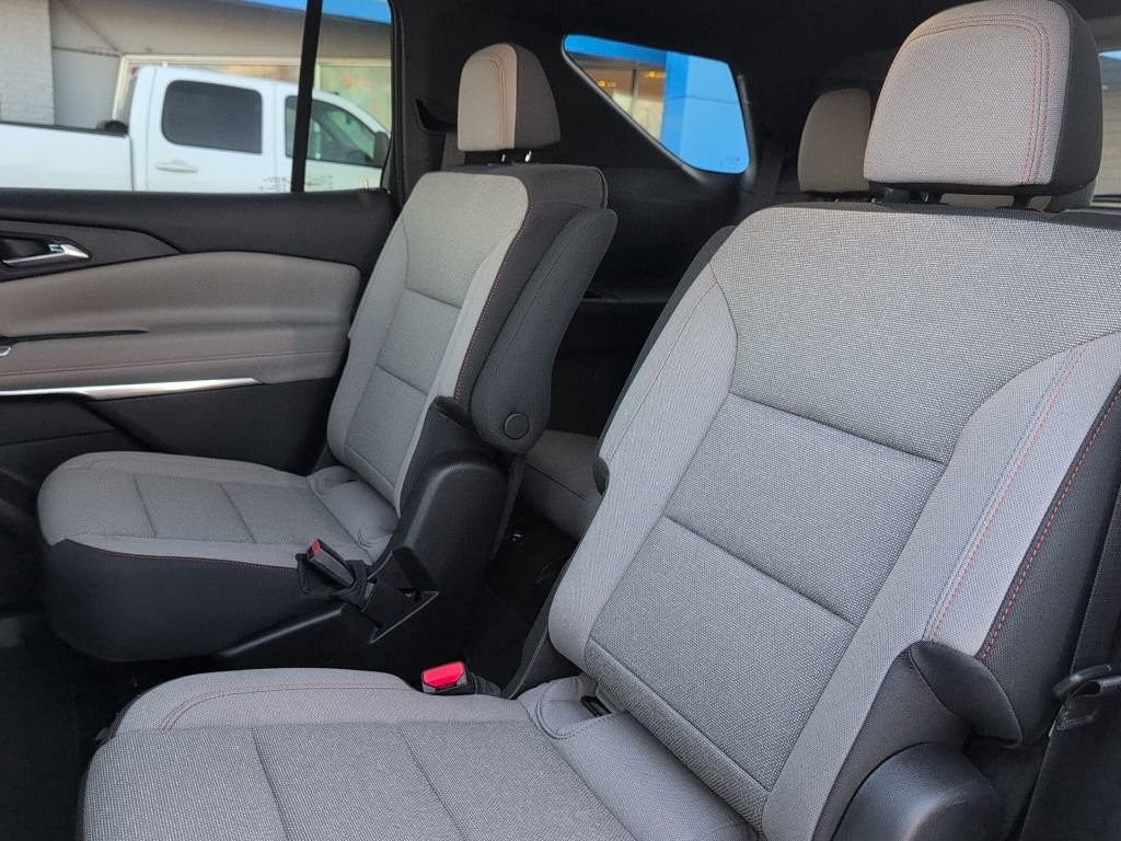 Used 2026 Chevrolet Traverse LT image 23