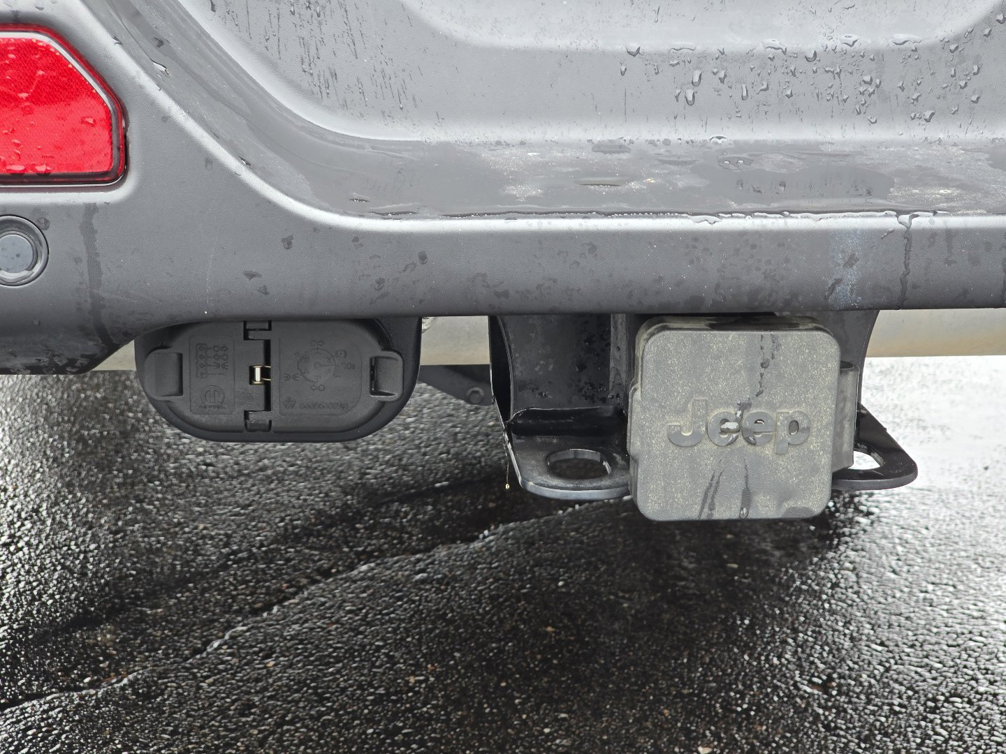 Used 2024 Jeep Wrangler Unlimited Rubicon w/ Safety Group image 18