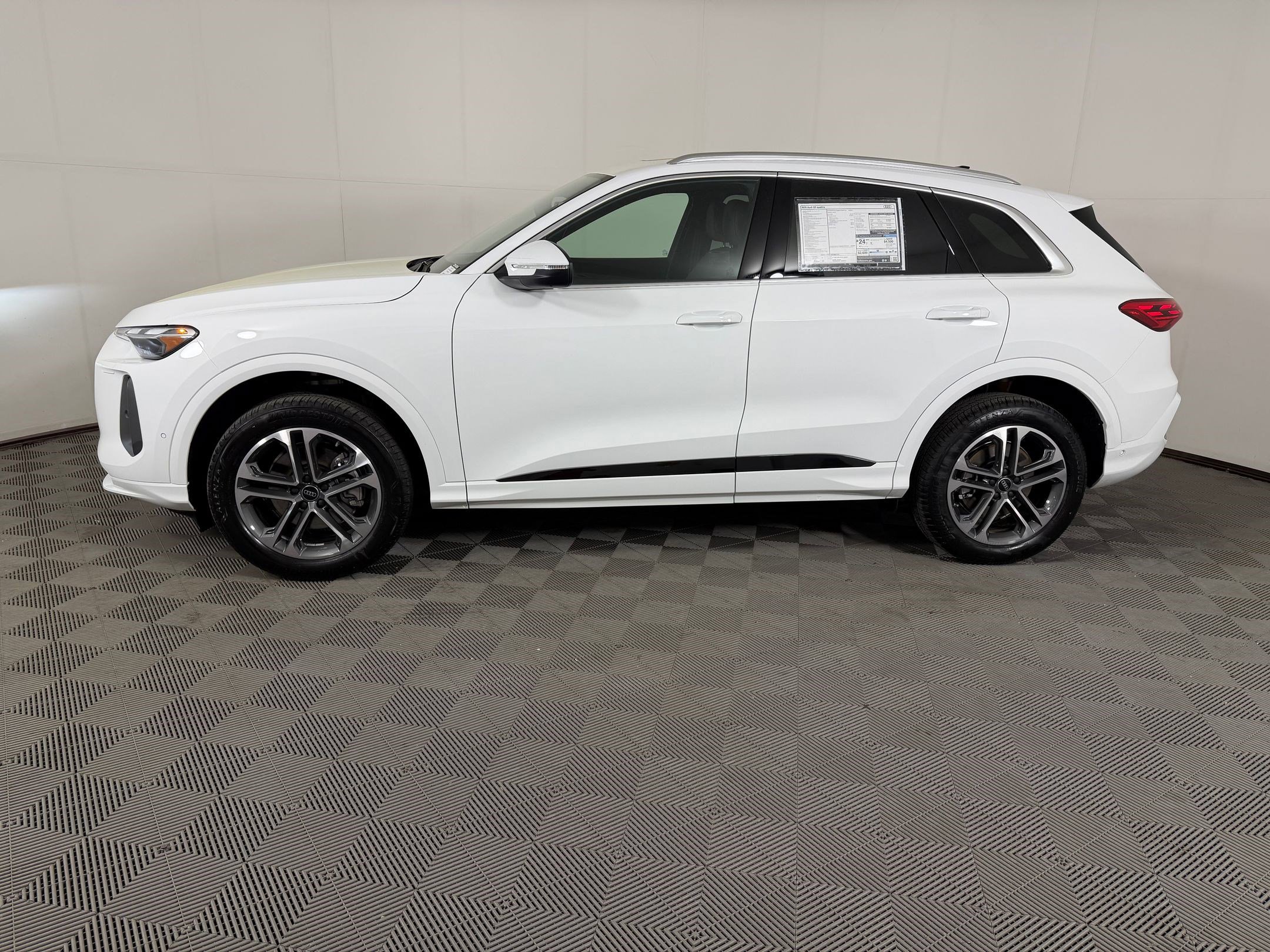 New 2026 Audi Q5 Premium AWD/4WD image 2