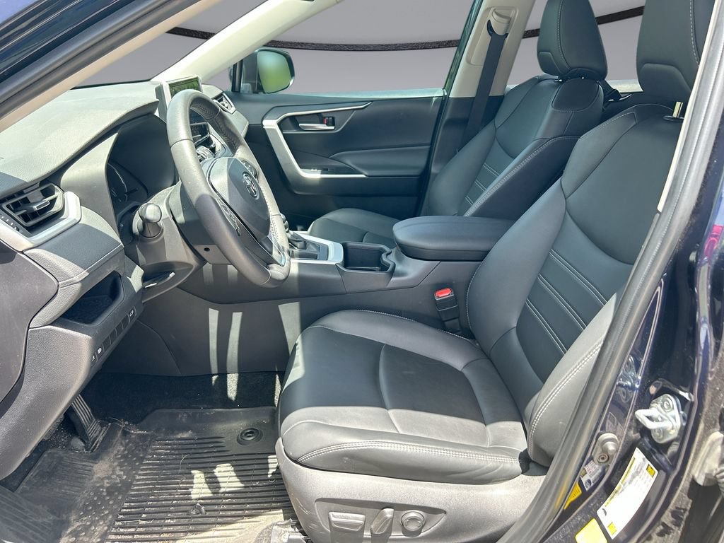 Used 2025 Toyota RAV4 XLE Premium FWD image 3