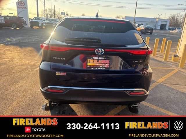 Used 2023 Toyota Venza Limited image 4