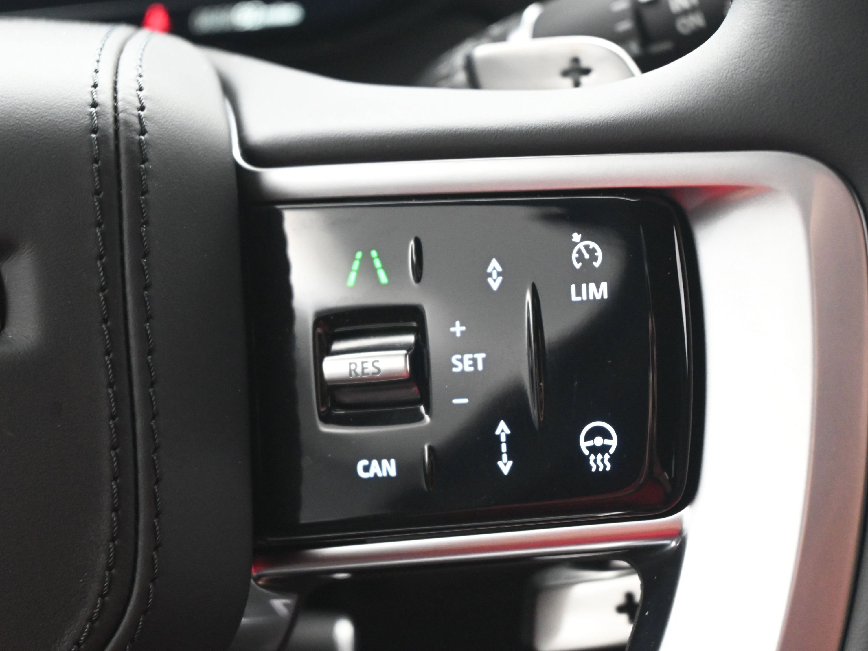 New 2025 Land Rover Range Rover Long Wheelbase SE image 19