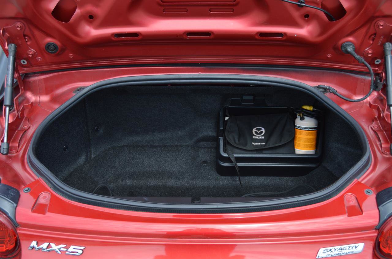 Used 2017 MAZDA MX-5 Miata RF Grand Touring image 12