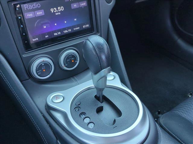 Used 2016 Nissan 370Z Coupe RWD image 12