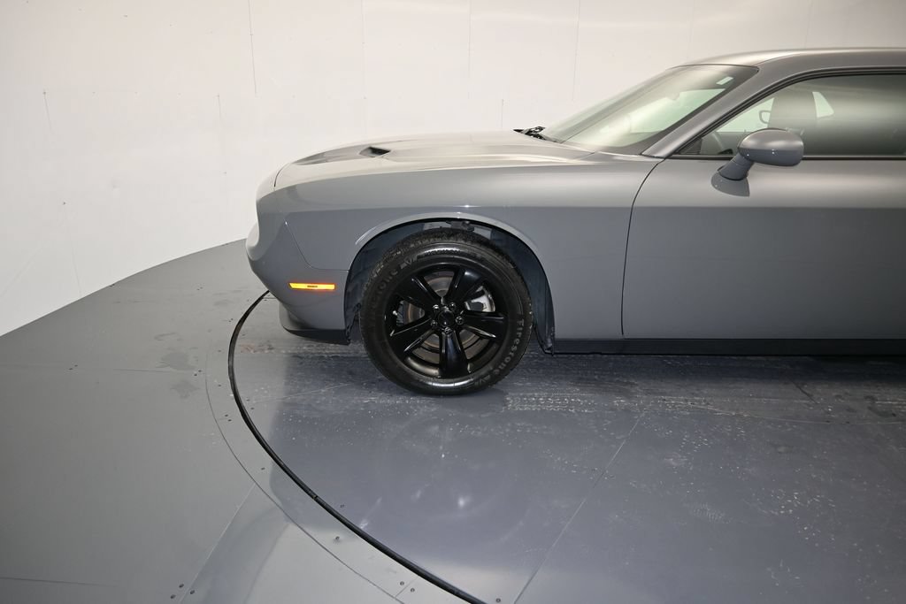 Used 2023 Dodge Challenger SXT RWD image 9