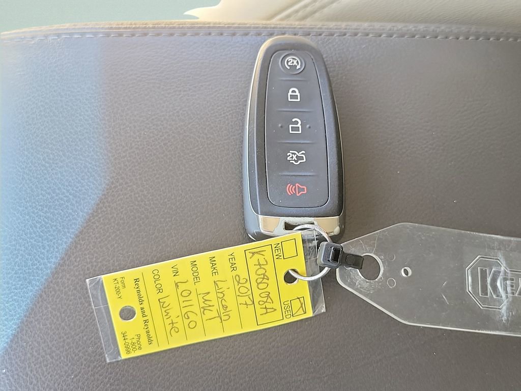 Used 2017 Lincoln MKT FWD image 28