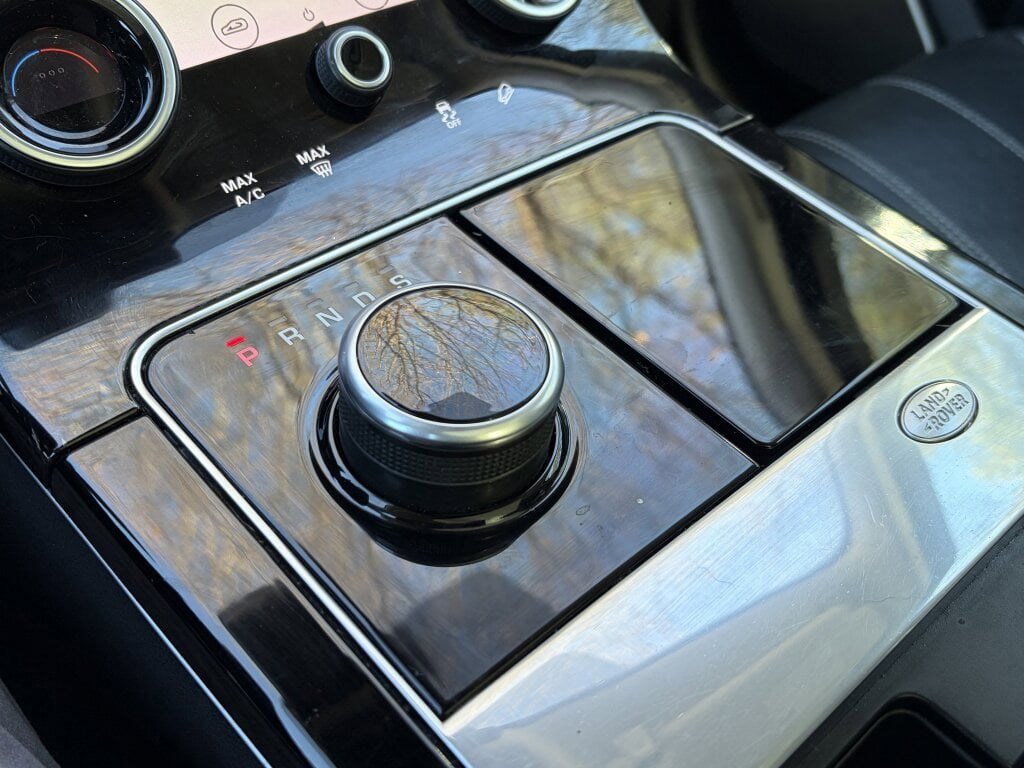 Used 2018 Land Rover Range Rover Velar S image 14