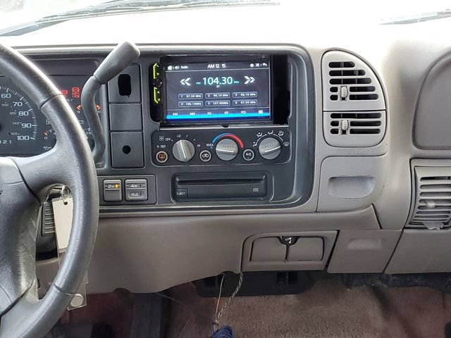 Used 1997 Chevrolet Suburban 4WD w/ Preferred Equipment Group 2 image 25