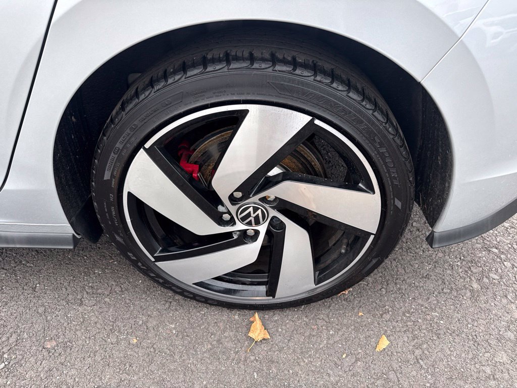 Used 2022 Volkswagen GTI S FWD image 9
