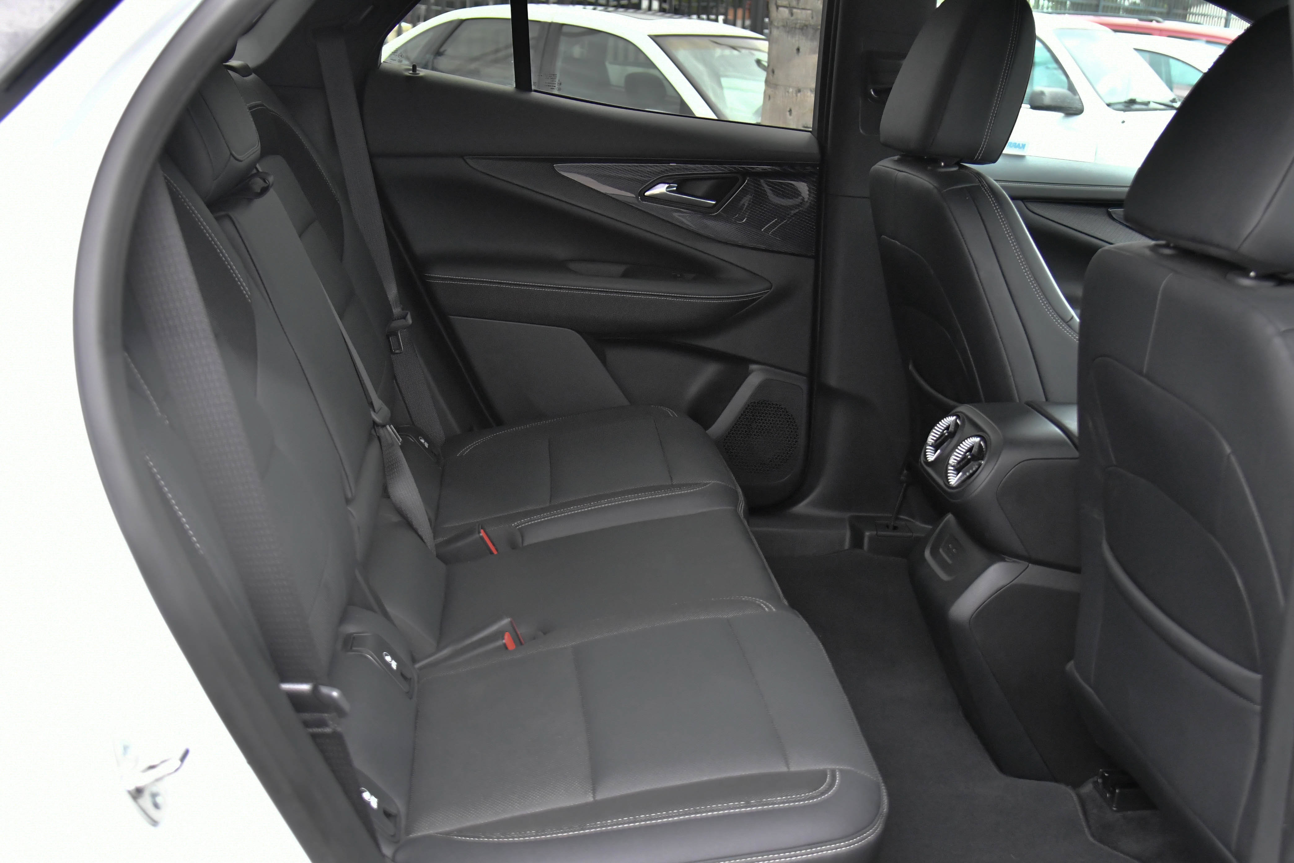 Used 2024 Chevrolet Blazer EV LT AWD/4WD image 49