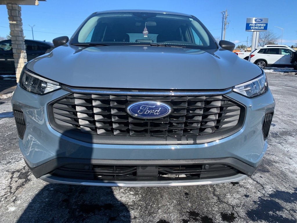 Used 2024 Ford Escape Active w/ Cold Weather Package image 8