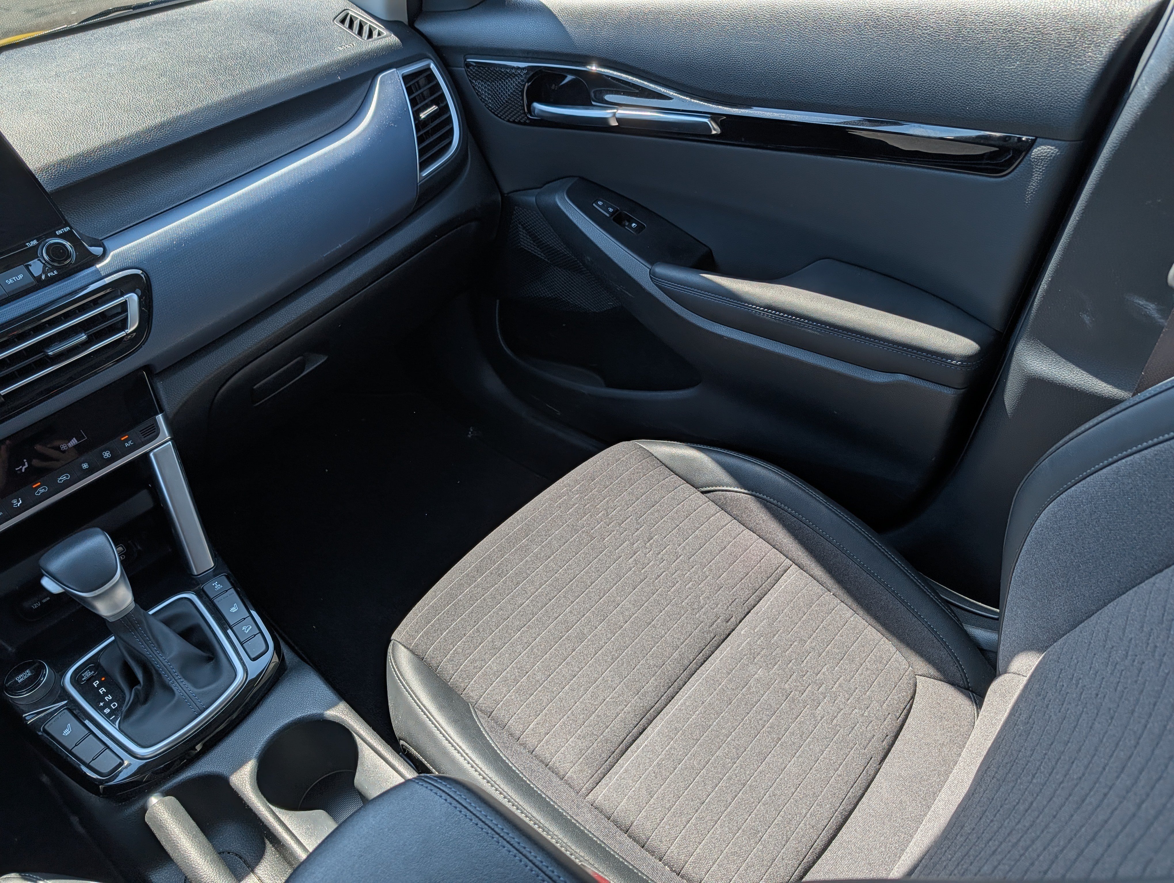 Certified 2023 Kia Seltos S w/ Navigation Package AWD/4WD image 11