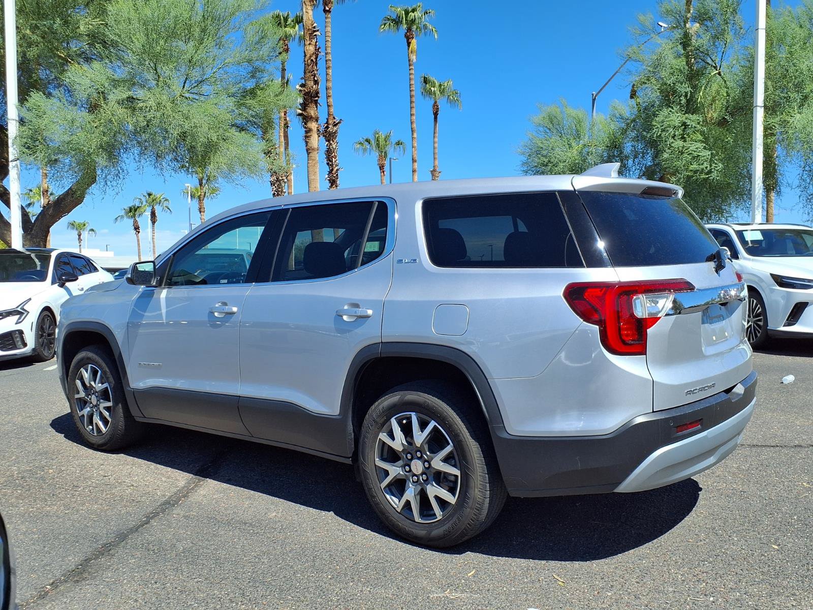 Used 2020 GMC Acadia SLE FWD image 8