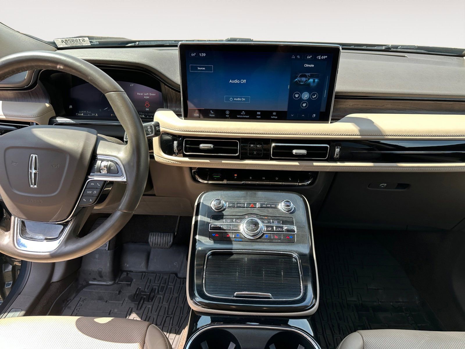 Used 2021 Lincoln Nautilus Reserve w/ Equipment Group 202A image 8