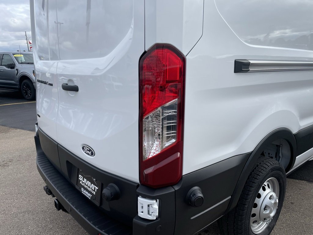 New 2026 Ford Transit 350 148 Medium Roof AWD image 33