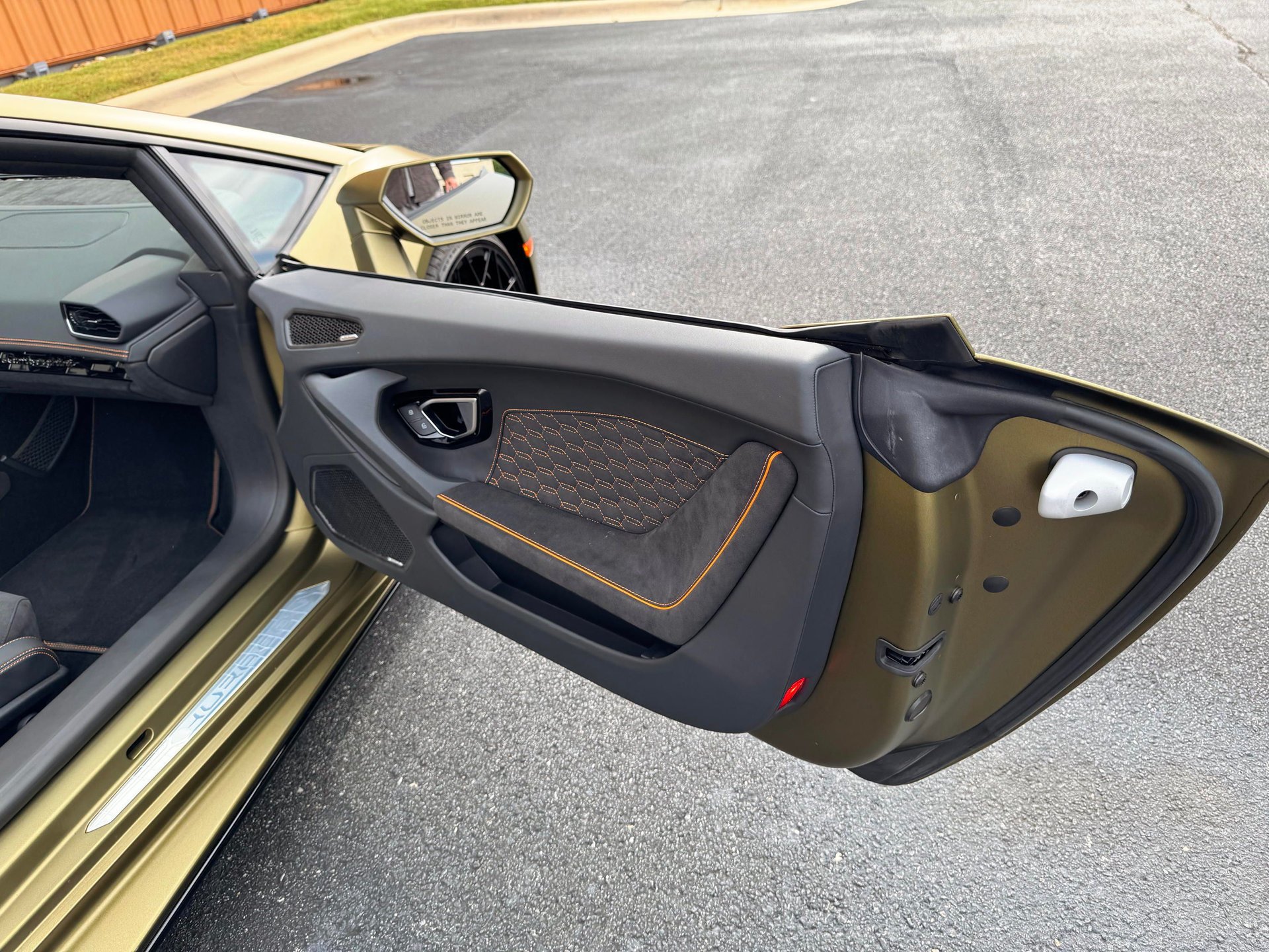 Used 2023 Lamborghini Huracan EVO RWD image 40