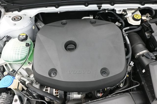 Used 2022 Volvo XC40 T4 Momentum FWD image 33