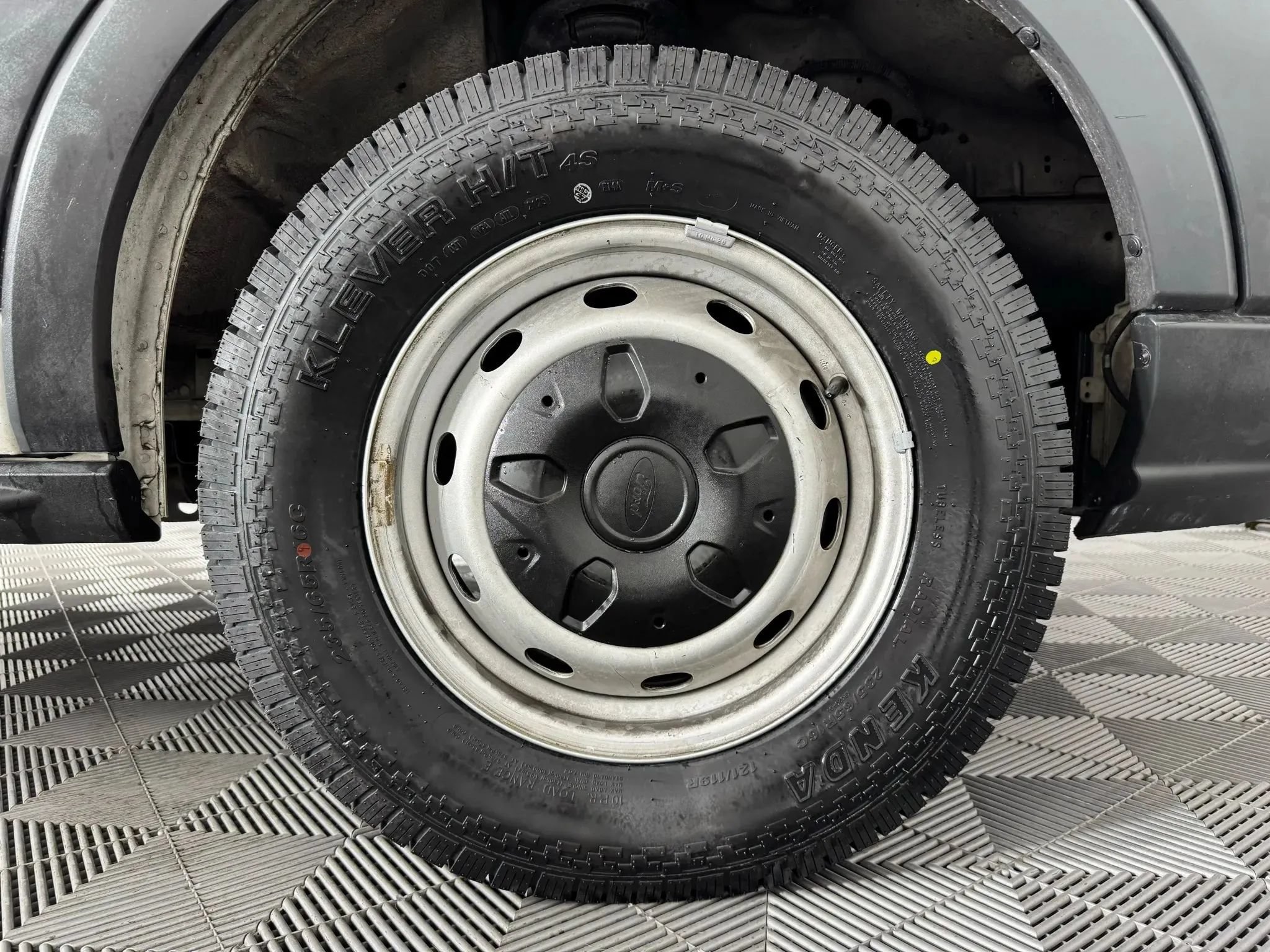Used 2019 Ford Transit 250 148 Low Roof RWD image 36