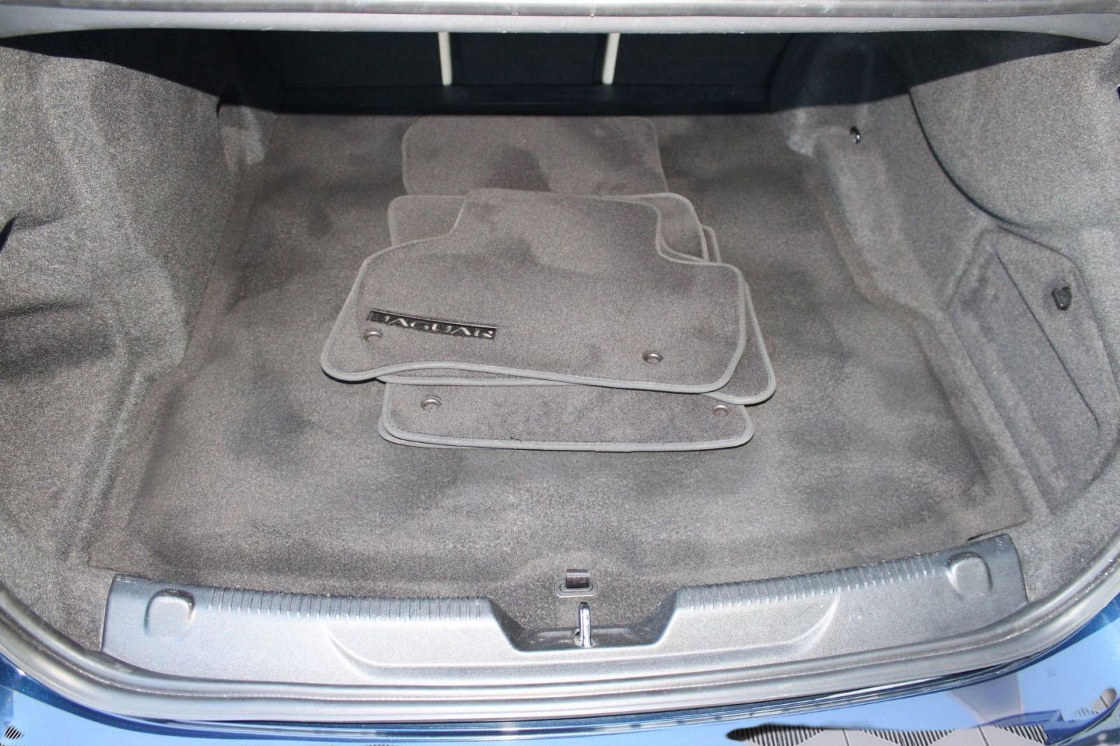 Used 2020 Jaguar XE S image 32