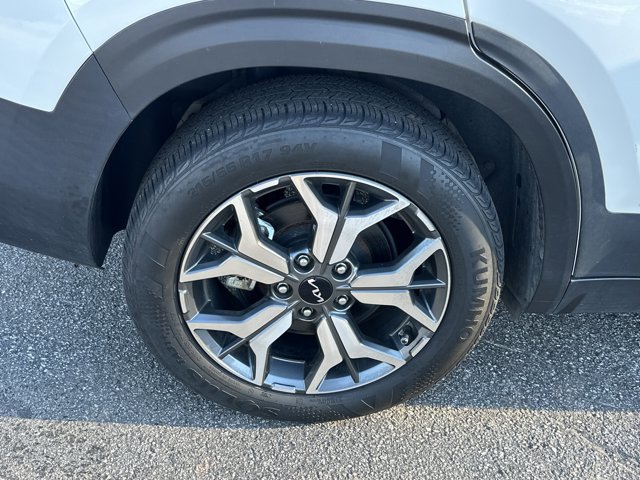 Used 2023 Kia Seltos EX image 20