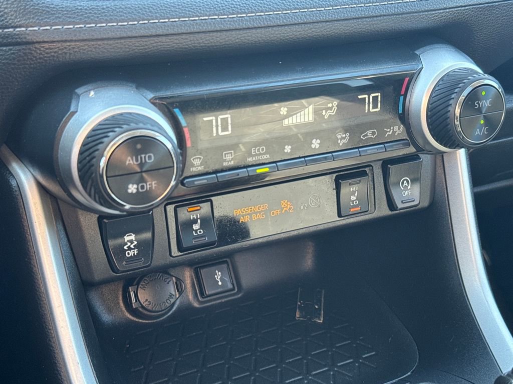 Used 2021 Toyota RAV4 XLE w/ Convenience Package image 24