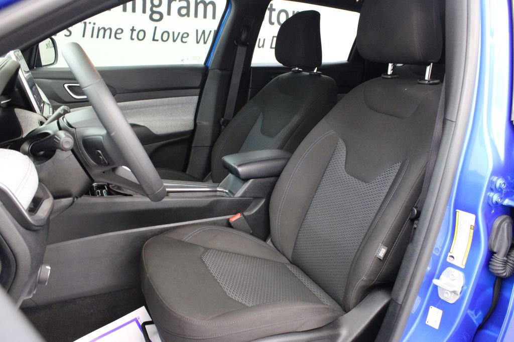 Used 2025 Jeep Compass Sport AWD/4WD image 8