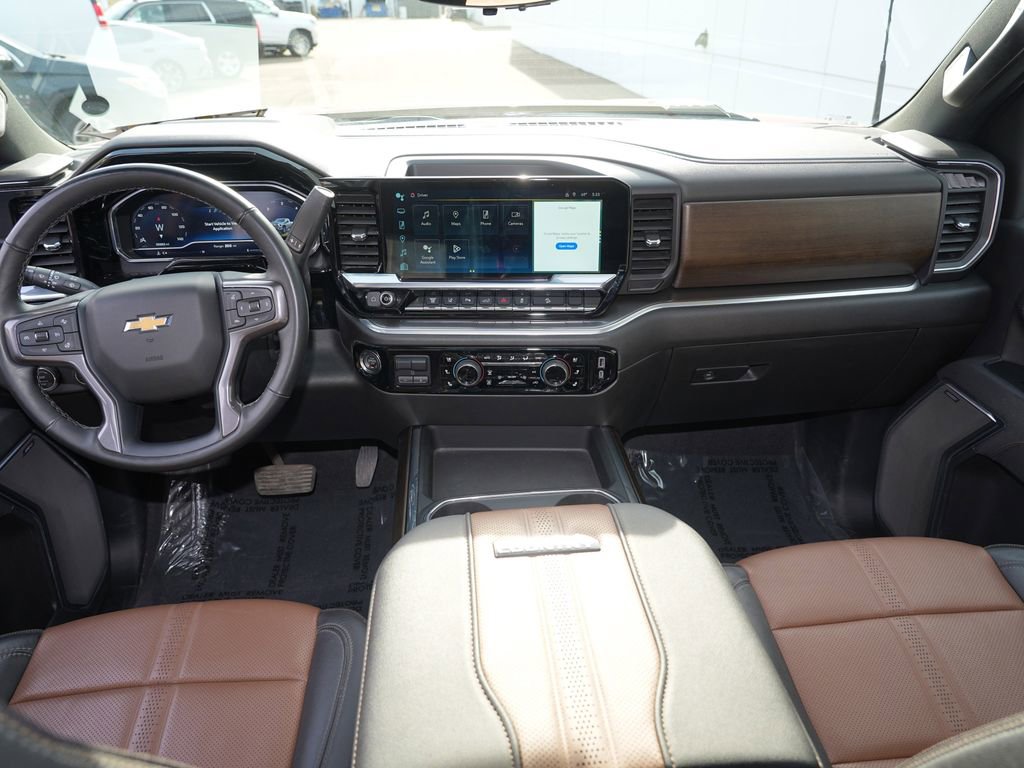 Used 2025 Chevrolet Silverado 3500 High Country w/ High Country Premium Package AWD/4WD image 26